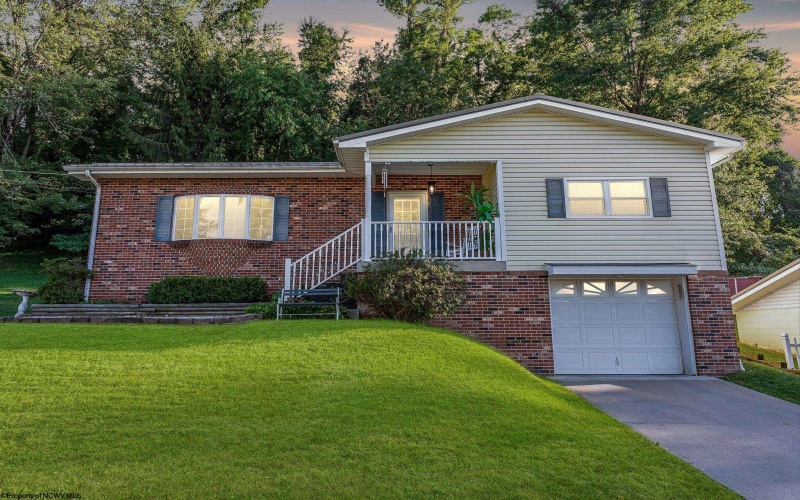 503 Riverview Avenue, Westover, West Virginia 26501, 3 Bedrooms Bedrooms, 7 Rooms Rooms,2 BathroomsBathrooms,Single Family Detached,For Sale,Riverview,10161023