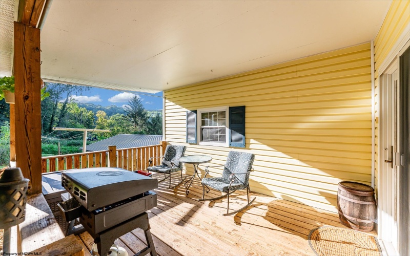 503 Riverview Avenue, Westover, West Virginia 26501, 3 Bedrooms Bedrooms, 7 Rooms Rooms,2 BathroomsBathrooms,Single Family Detached,For Sale,Riverview,10161023