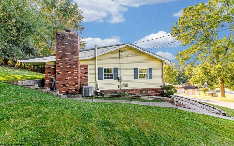 503 Riverview Avenue, Westover, West Virginia 26501, 3 Bedrooms Bedrooms, 7 Rooms Rooms,2 BathroomsBathrooms,Single Family Detached,For Sale,Riverview,10161023