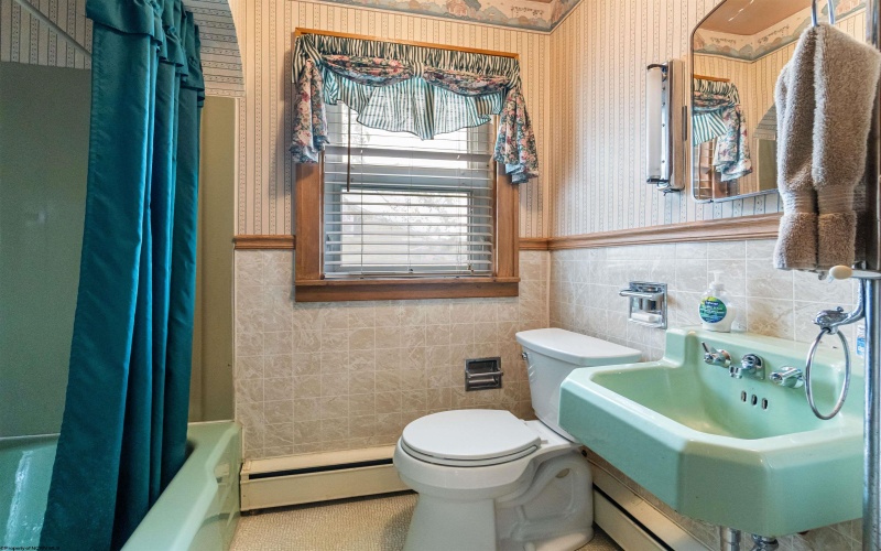 1725 S Davis Avenue, Elkins, West Virginia 26241, 3 Bedrooms Bedrooms, 5 Rooms Rooms,2 BathroomsBathrooms,Single Family Detached,For Sale,S Davis,10161020