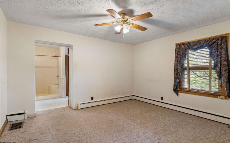 1725 S Davis Avenue, Elkins, West Virginia 26241, 3 Bedrooms Bedrooms, 5 Rooms Rooms,2 BathroomsBathrooms,Single Family Detached,For Sale,S Davis,10161020