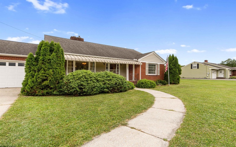 1725 S Davis Avenue, Elkins, West Virginia 26241, 3 Bedrooms Bedrooms, 5 Rooms Rooms,2 BathroomsBathrooms,Single Family Detached,For Sale,S Davis,10161020
