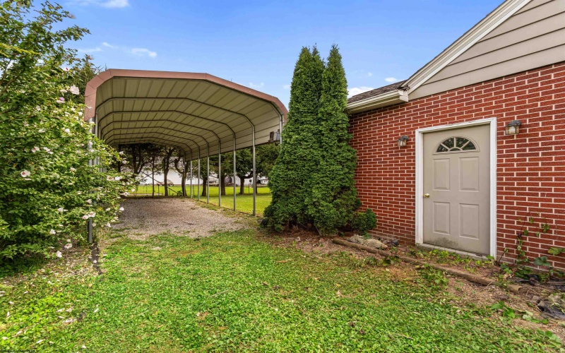 1725 S Davis Avenue, Elkins, West Virginia 26241, 3 Bedrooms Bedrooms, 5 Rooms Rooms,2 BathroomsBathrooms,Single Family Detached,For Sale,S Davis,10161020
