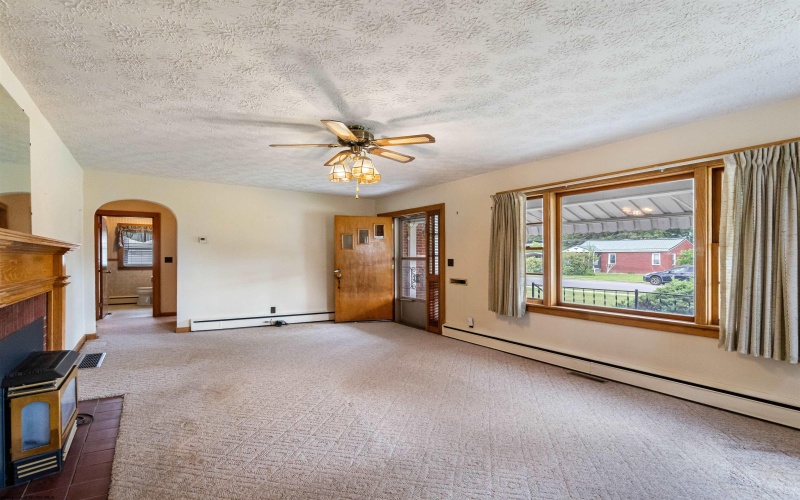 1725 S Davis Avenue, Elkins, West Virginia 26241, 3 Bedrooms Bedrooms, 5 Rooms Rooms,2 BathroomsBathrooms,Single Family Detached,For Sale,S Davis,10161020