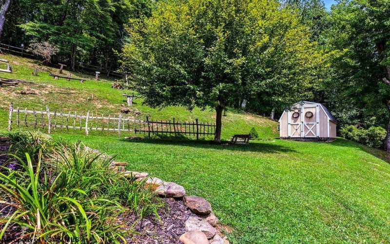 7 New York Avenue, Salem, West Virginia 26426, 3 Bedrooms Bedrooms, 6 Rooms Rooms,1 BathroomBathrooms,Single Family Detached,For Sale,New York,10161022