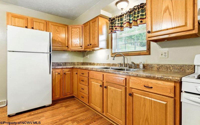 7 New York Avenue, Salem, West Virginia 26426, 3 Bedrooms Bedrooms, 6 Rooms Rooms,1 BathroomBathrooms,Single Family Detached,For Sale,New York,10161022