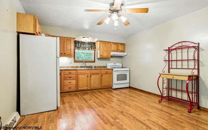 7 New York Avenue, Salem, West Virginia 26426, 3 Bedrooms Bedrooms, 6 Rooms Rooms,1 BathroomBathrooms,Single Family Detached,For Sale,New York,10161022