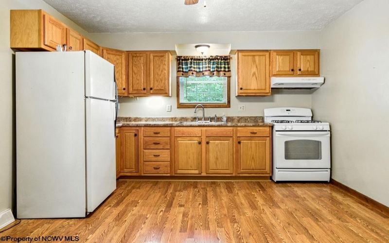 7 New York Avenue, Salem, West Virginia 26426, 3 Bedrooms Bedrooms, 6 Rooms Rooms,1 BathroomBathrooms,Single Family Detached,For Sale,New York,10161022