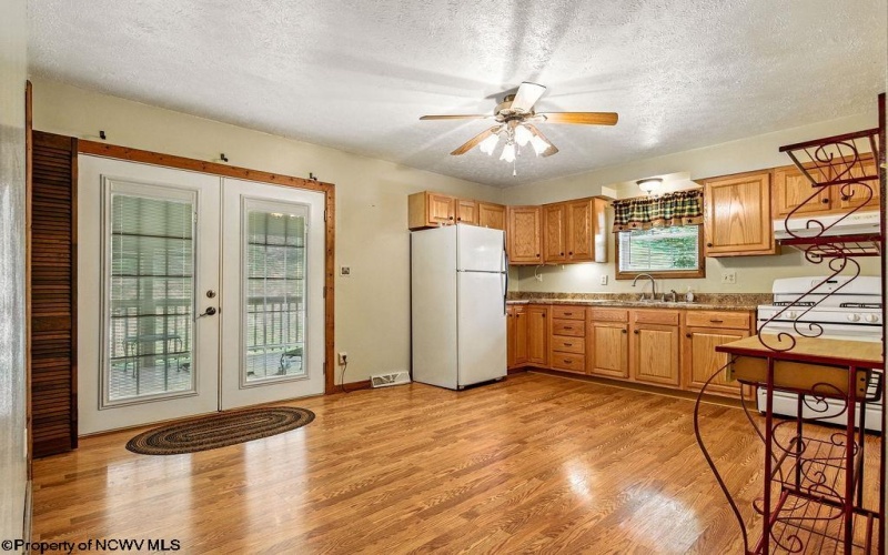 7 New York Avenue, Salem, West Virginia 26426, 3 Bedrooms Bedrooms, 6 Rooms Rooms,1 BathroomBathrooms,Single Family Detached,For Sale,New York,10161022