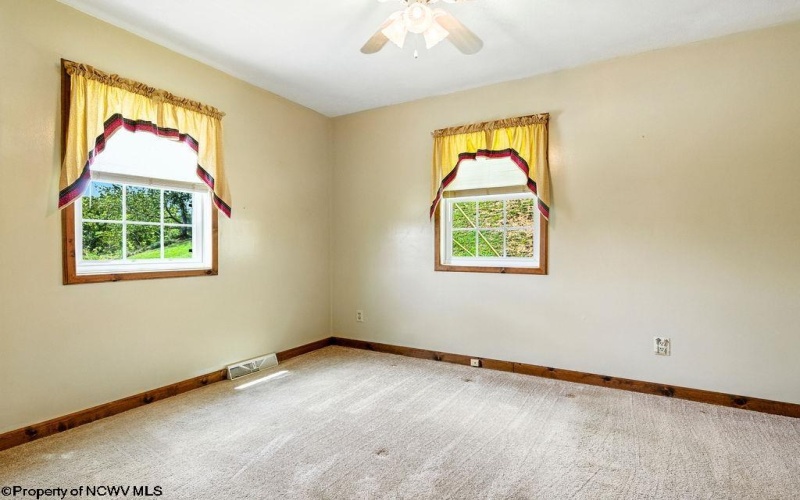 7 New York Avenue, Salem, West Virginia 26426, 3 Bedrooms Bedrooms, 6 Rooms Rooms,1 BathroomBathrooms,Single Family Detached,For Sale,New York,10161022