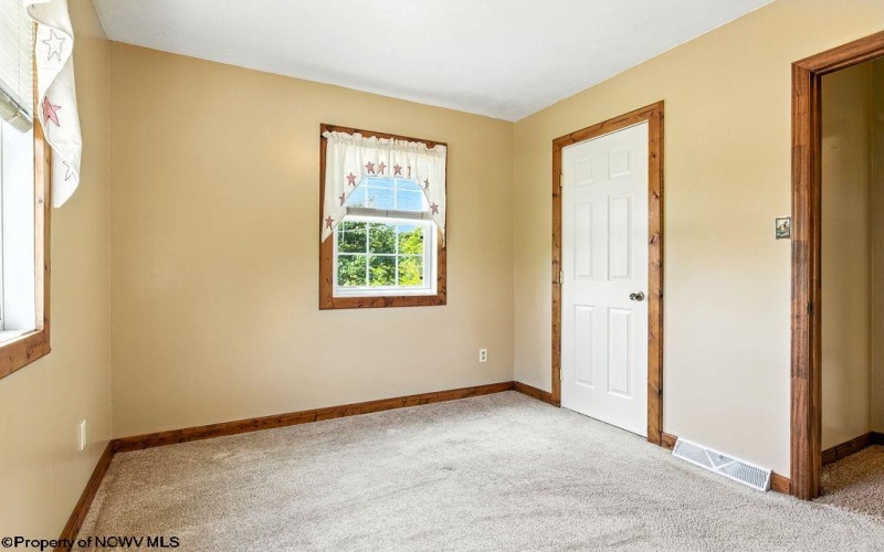 7 New York Avenue, Salem, West Virginia 26426, 3 Bedrooms Bedrooms, 6 Rooms Rooms,1 BathroomBathrooms,Single Family Detached,For Sale,New York,10161022