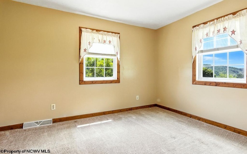 7 New York Avenue, Salem, West Virginia 26426, 3 Bedrooms Bedrooms, 6 Rooms Rooms,1 BathroomBathrooms,Single Family Detached,For Sale,New York,10161022