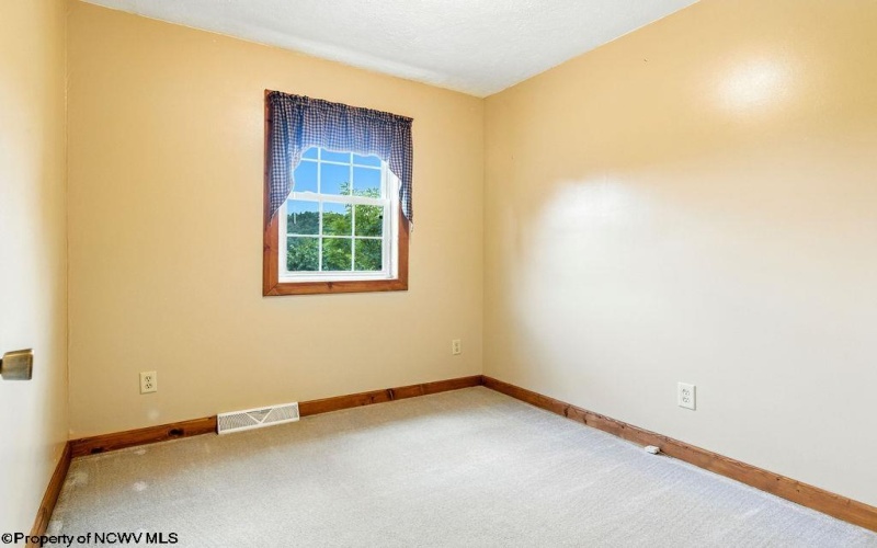 7 New York Avenue, Salem, West Virginia 26426, 3 Bedrooms Bedrooms, 6 Rooms Rooms,1 BathroomBathrooms,Single Family Detached,For Sale,New York,10161022