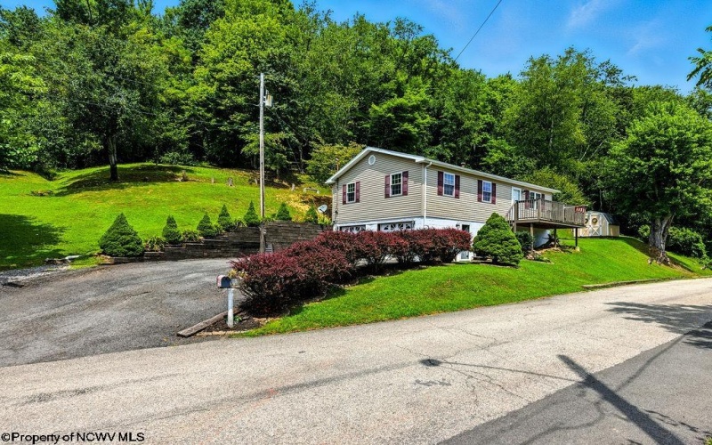 7 New York Avenue, Salem, West Virginia 26426, 3 Bedrooms Bedrooms, 6 Rooms Rooms,1 BathroomBathrooms,Single Family Detached,For Sale,New York,10161022