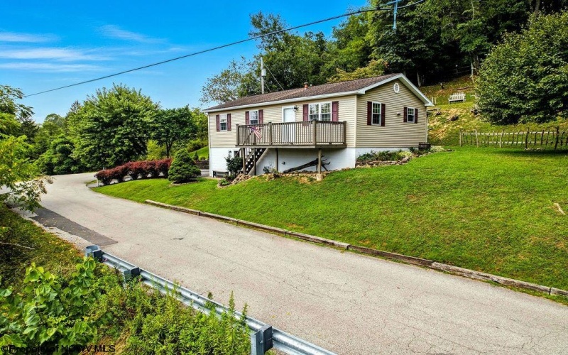 7 New York Avenue, Salem, West Virginia 26426, 3 Bedrooms Bedrooms, 6 Rooms Rooms,1 BathroomBathrooms,Single Family Detached,For Sale,New York,10161022