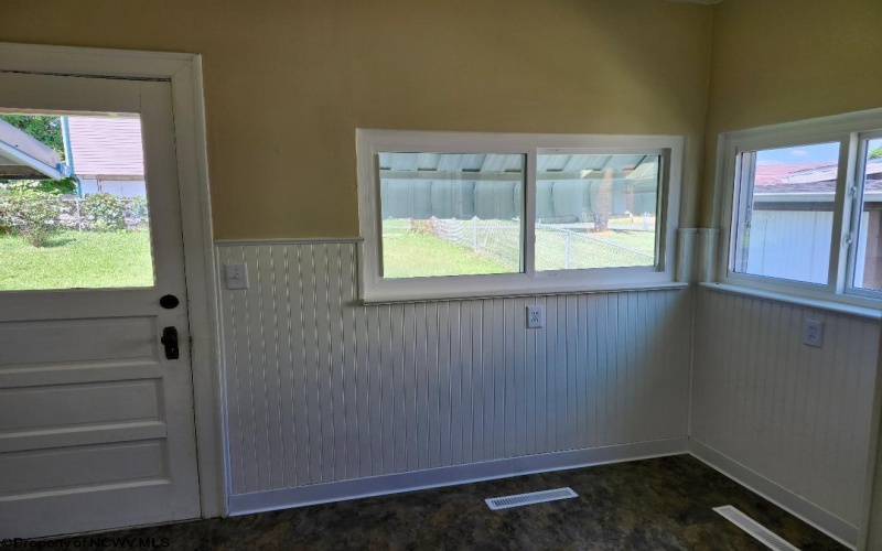 408 Bellview Avenue, Fairmont, West Virginia 26554-1908, 2 Bedrooms Bedrooms, 4 Rooms Rooms,1 BathroomBathrooms,Single Family Detached,For Sale,Bellview,10161034
