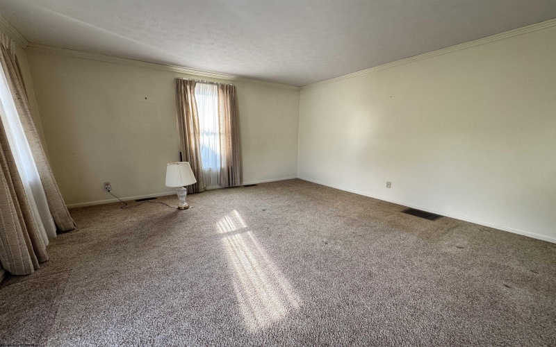 1220 12th Street, Weston, West Virginia 26452, 3 Bedrooms Bedrooms, 8 Rooms Rooms,1 BathroomBathrooms,Single Family Detached,For Sale,12th,10161017