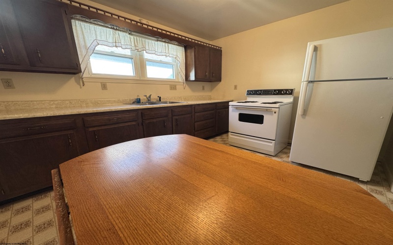 1220 12th Street, Weston, West Virginia 26452, 3 Bedrooms Bedrooms, 8 Rooms Rooms,1 BathroomBathrooms,Single Family Detached,For Sale,12th,10161017