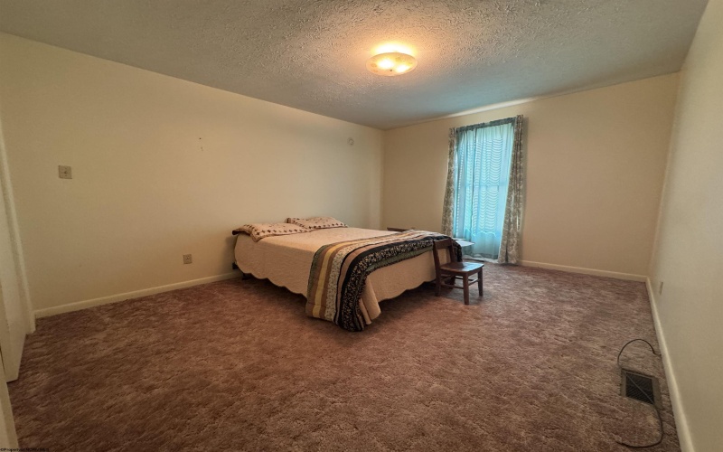 1220 12th Street, Weston, West Virginia 26452, 3 Bedrooms Bedrooms, 8 Rooms Rooms,1 BathroomBathrooms,Single Family Detached,For Sale,12th,10161017