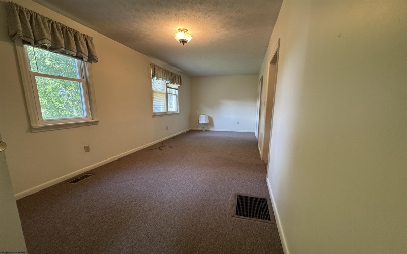 1220 12th Street, Weston, West Virginia 26452, 3 Bedrooms Bedrooms, 8 Rooms Rooms,1 BathroomBathrooms,Single Family Detached,For Sale,12th,10161017