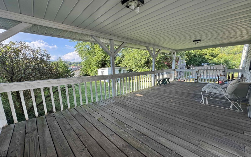 1220 12th Street, Weston, West Virginia 26452, 3 Bedrooms Bedrooms, 8 Rooms Rooms,1 BathroomBathrooms,Single Family Detached,For Sale,12th,10161017