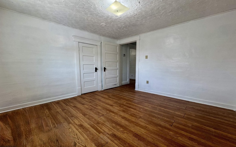 328.5 Milford Street, Clarksburg, West Virginia 26301, 2 Bedrooms Bedrooms, 5 Rooms Rooms,1 BathroomBathrooms,Single Family Detached,For Sale,Milford,10161026