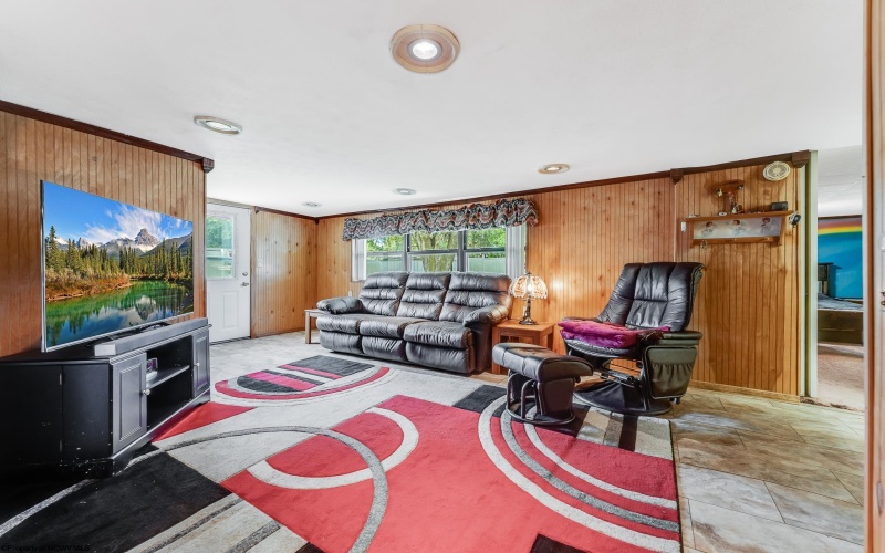 120 Parkview Drive, Morgantown, West Virginia 26501, 2 Bedrooms Bedrooms, 6 Rooms Rooms,1 BathroomBathrooms,Single Family Detached,For Sale,Parkview,10161031