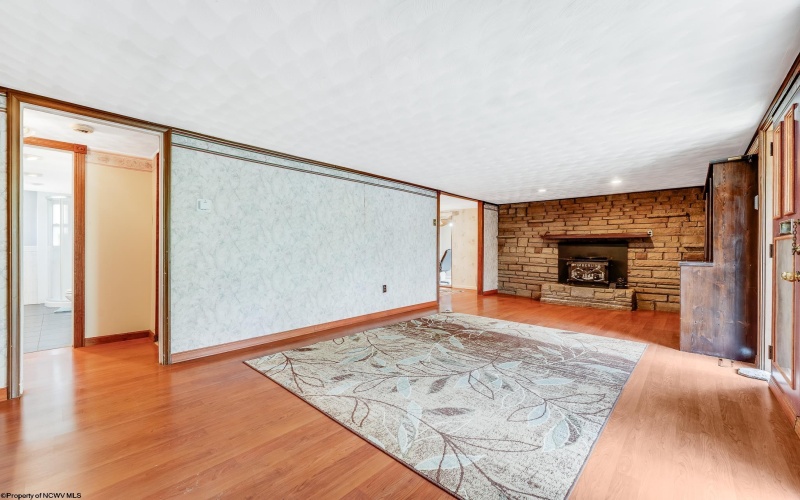120 Parkview Drive, Morgantown, West Virginia 26501, 2 Bedrooms Bedrooms, 6 Rooms Rooms,1 BathroomBathrooms,Single Family Detached,For Sale,Parkview,10161031