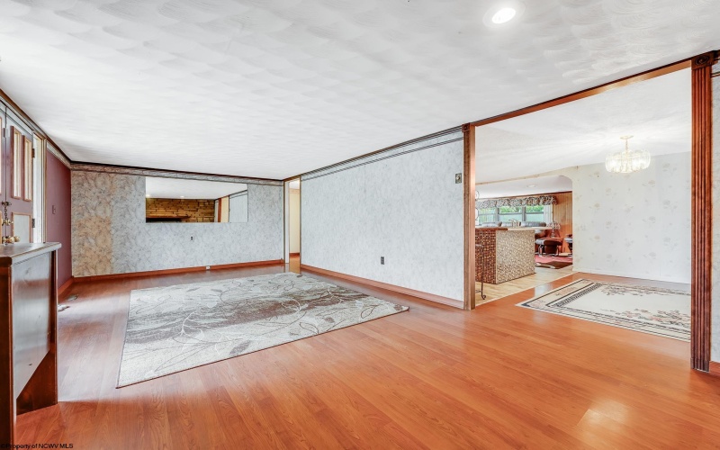 120 Parkview Drive, Morgantown, West Virginia 26501, 2 Bedrooms Bedrooms, 6 Rooms Rooms,1 BathroomBathrooms,Single Family Detached,For Sale,Parkview,10161031