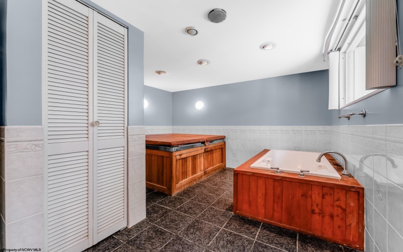 120 Parkview Drive, Morgantown, West Virginia 26501, 2 Bedrooms Bedrooms, 6 Rooms Rooms,1 BathroomBathrooms,Single Family Detached,For Sale,Parkview,10161031