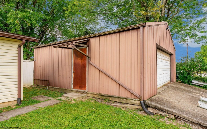 120 Parkview Drive, Morgantown, West Virginia 26501, 2 Bedrooms Bedrooms, 6 Rooms Rooms,1 BathroomBathrooms,Single Family Detached,For Sale,Parkview,10161031