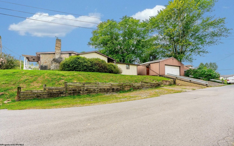 120 Parkview Drive, Morgantown, West Virginia 26501, 2 Bedrooms Bedrooms, 6 Rooms Rooms,1 BathroomBathrooms,Single Family Detached,For Sale,Parkview,10161031