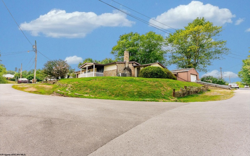 120 Parkview Drive, Morgantown, West Virginia 26501, 2 Bedrooms Bedrooms, 6 Rooms Rooms,1 BathroomBathrooms,Single Family Detached,For Sale,Parkview,10161031