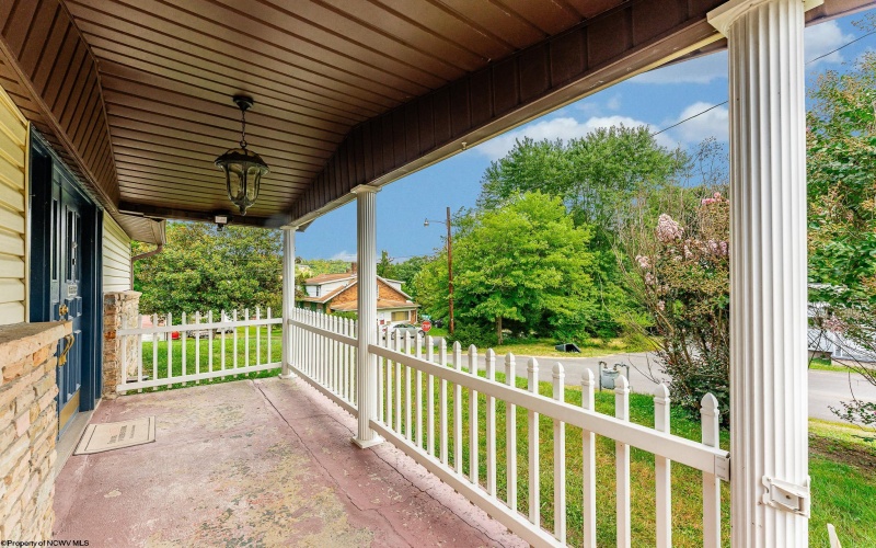 120 Parkview Drive, Morgantown, West Virginia 26501, 2 Bedrooms Bedrooms, 6 Rooms Rooms,1 BathroomBathrooms,Single Family Detached,For Sale,Parkview,10161031