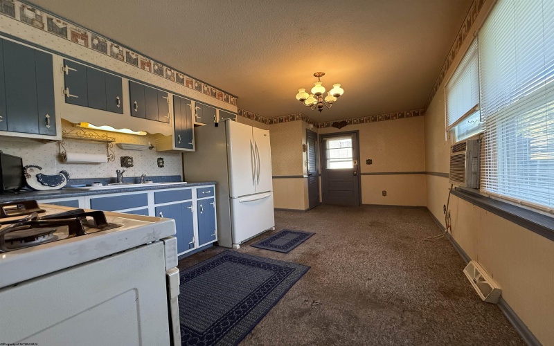 5178 Maple Street, Clarksburg, West Virginia 26301-6931, 3 Bedrooms Bedrooms, 6 Rooms Rooms,1 BathroomBathrooms,Single Family Detached,For Sale,Maple,10161040