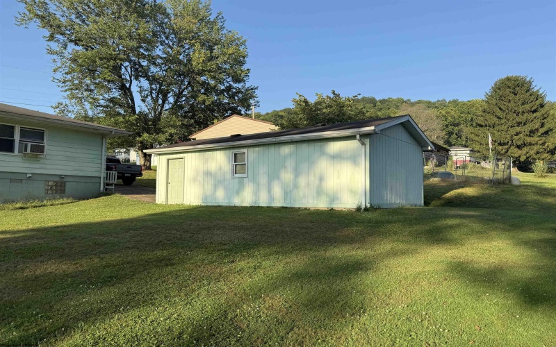 5178 Maple Street, Clarksburg, West Virginia 26301-6931, 3 Bedrooms Bedrooms, 6 Rooms Rooms,1 BathroomBathrooms,Single Family Detached,For Sale,Maple,10161040