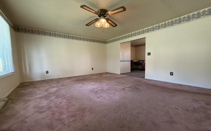 5178 Maple Street, Clarksburg, West Virginia 26301-6931, 3 Bedrooms Bedrooms, 6 Rooms Rooms,1 BathroomBathrooms,Single Family Detached,For Sale,Maple,10161040