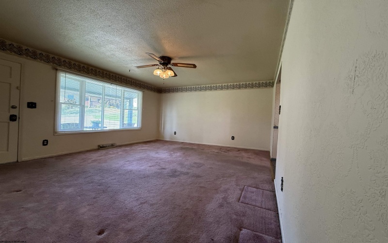 5178 Maple Street, Clarksburg, West Virginia 26301-6931, 3 Bedrooms Bedrooms, 6 Rooms Rooms,1 BathroomBathrooms,Single Family Detached,For Sale,Maple,10161040