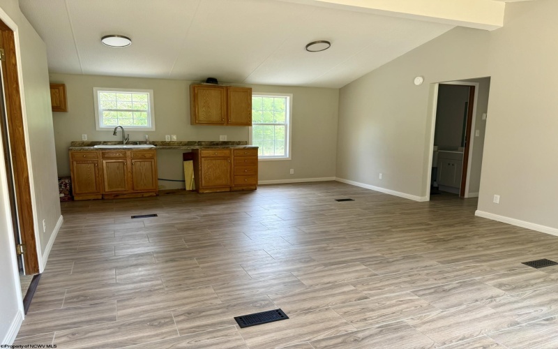 349 Mankins Addition Road, Tunnelton, West Virginia 26444, 3 Bedrooms Bedrooms, 6 Rooms Rooms,2 BathroomsBathrooms,Single Family Detached,For Sale,Mankins Addition,10161045
