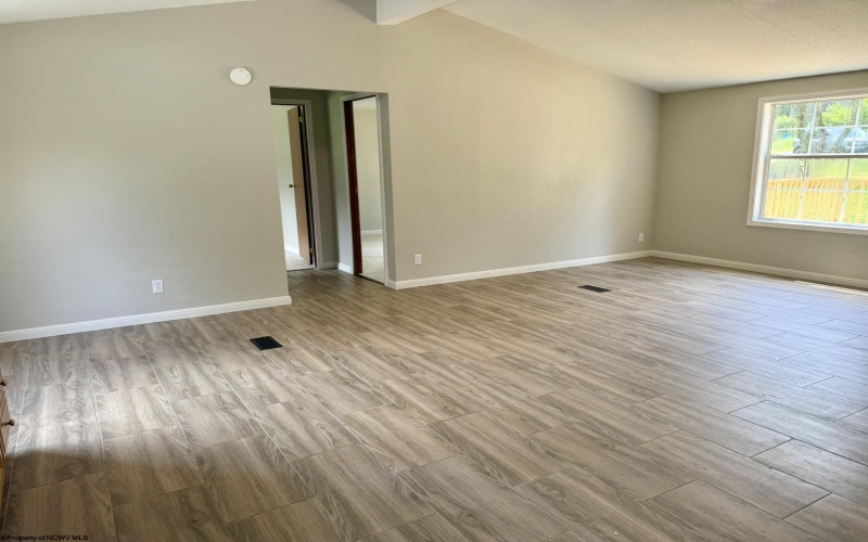 349 Mankins Addition Road, Tunnelton, West Virginia 26444, 3 Bedrooms Bedrooms, 6 Rooms Rooms,2 BathroomsBathrooms,Single Family Detached,For Sale,Mankins Addition,10161045