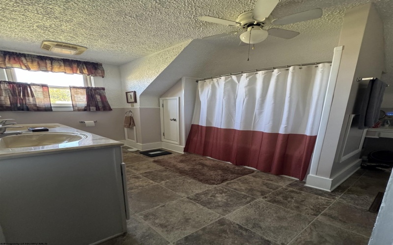 109 Fayette Street, Buckhannon, West Virginia 26201, 3 Bedrooms Bedrooms, 9 Rooms Rooms,2 BathroomsBathrooms,Single Family Detached,For Sale,Fayette,10161044