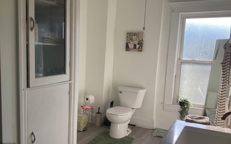 515 Duff Avenue, Clarksburg, West Virginia 26301, 3 Bedrooms Bedrooms, 7 Rooms Rooms,2 BathroomsBathrooms,Single Family Detached,For Sale,Duff,10161042