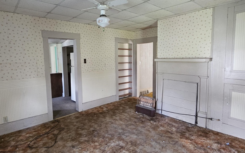38 Cole Street, Philippi, West Virginia 26416, 4 Bedrooms Bedrooms, 9 Rooms Rooms,1 BathroomBathrooms,Single Family Detached,For Sale,Cole,10161051