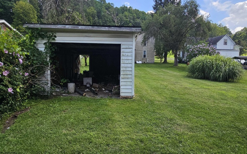 38 Cole Street, Philippi, West Virginia 26416, 4 Bedrooms Bedrooms, 9 Rooms Rooms,1 BathroomBathrooms,Single Family Detached,For Sale,Cole,10161051