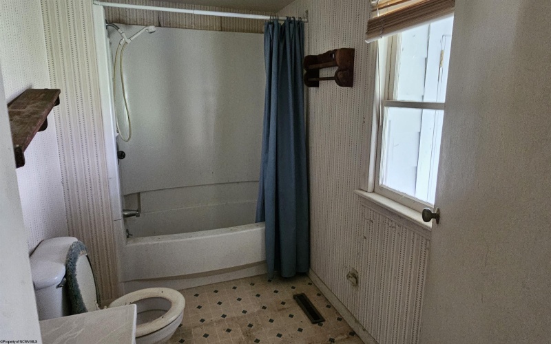38 Cole Street, Philippi, West Virginia 26416, 4 Bedrooms Bedrooms, 9 Rooms Rooms,1 BathroomBathrooms,Single Family Detached,For Sale,Cole,10161051