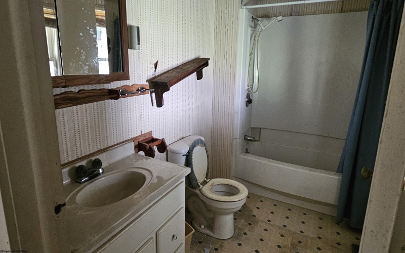 38 Cole Street, Philippi, West Virginia 26416, 4 Bedrooms Bedrooms, 9 Rooms Rooms,1 BathroomBathrooms,Single Family Detached,For Sale,Cole,10161051