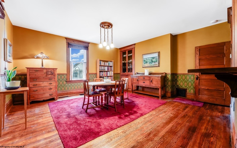 344 Maple Avenue, Morgantown, West Virginia 26501, 4 Bedrooms Bedrooms, 7 Rooms Rooms,3 BathroomsBathrooms,Single Family Detached,For Sale,Maple,10161053