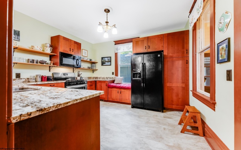 344 Maple Avenue, Morgantown, West Virginia 26501, 4 Bedrooms Bedrooms, 7 Rooms Rooms,3 BathroomsBathrooms,Single Family Detached,For Sale,Maple,10161053