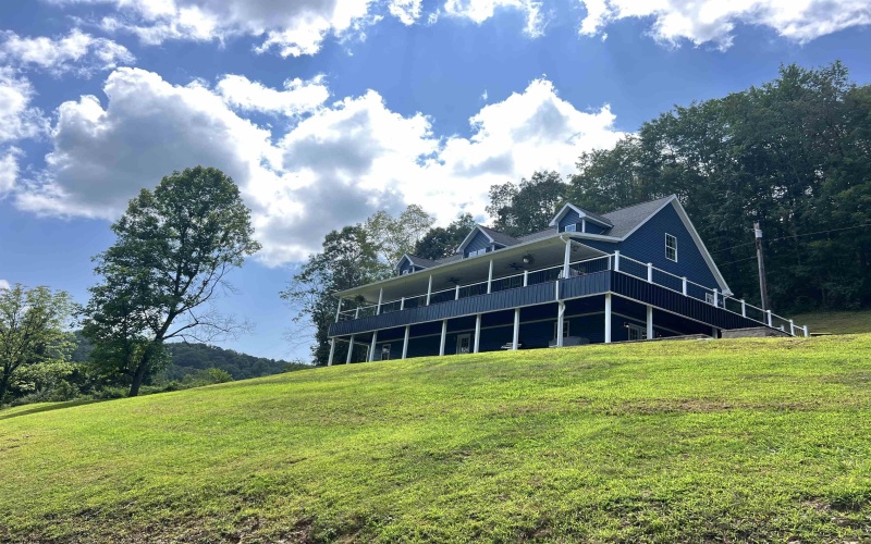 111 Varner Hollow Road, Salem, West Virginia 26426, 7 Bedrooms Bedrooms, 10 Rooms Rooms,3 BathroomsBathrooms,Single Family Detached,For Sale,Varner Hollow,10161066