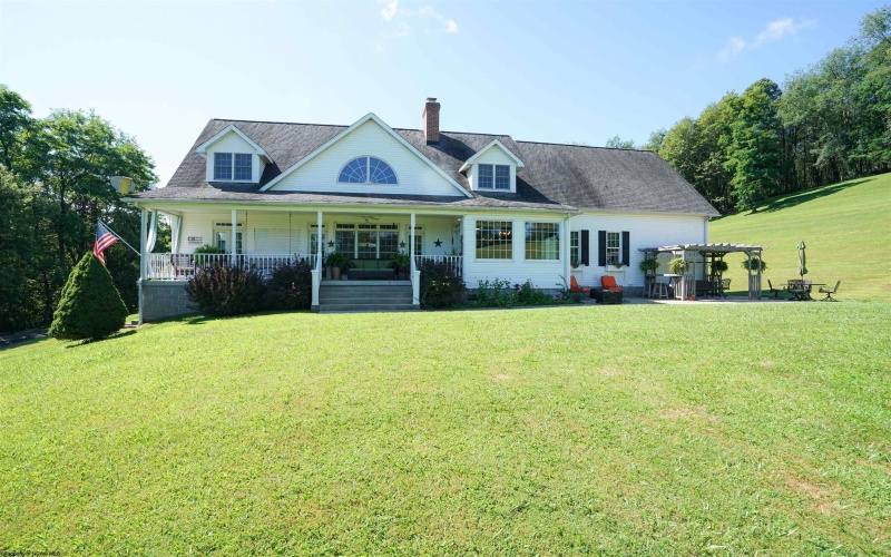 71 Foxmoor Road, Belington, West Virginia 26250, 4 Bedrooms Bedrooms, 10 Rooms Rooms,3 BathroomsBathrooms,Single Family Detached,For Sale,Foxmoor,10161074